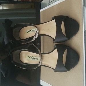 Woman's Black dress shoes